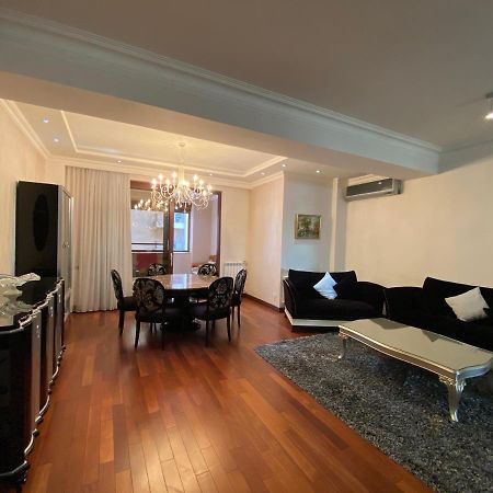 Amiryan Street, 3 Bedrooms Luxury Apartment Am440 Yerevan Exterior photo